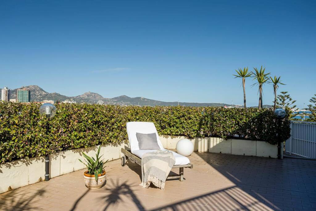 Sunny Rooftop Loft With Gorgeous Views Of オルビア エクステリア 写真