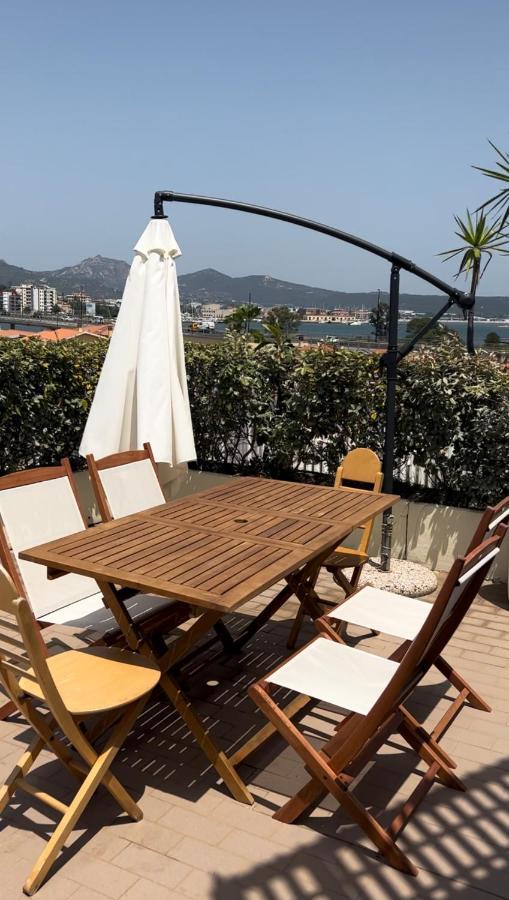 Sunny Rooftop Loft With Gorgeous Views Of オルビア エクステリア 写真