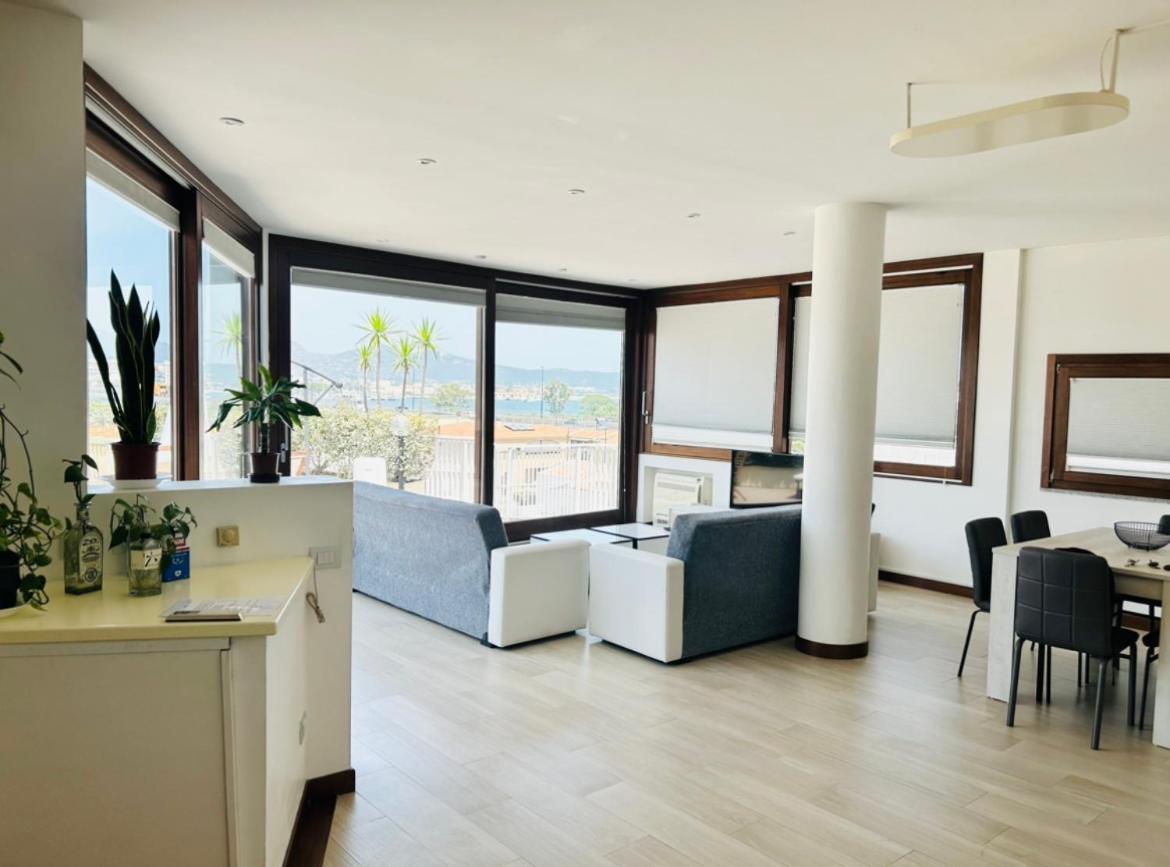 Sunny Rooftop Loft With Gorgeous Views Of オルビア エクステリア 写真